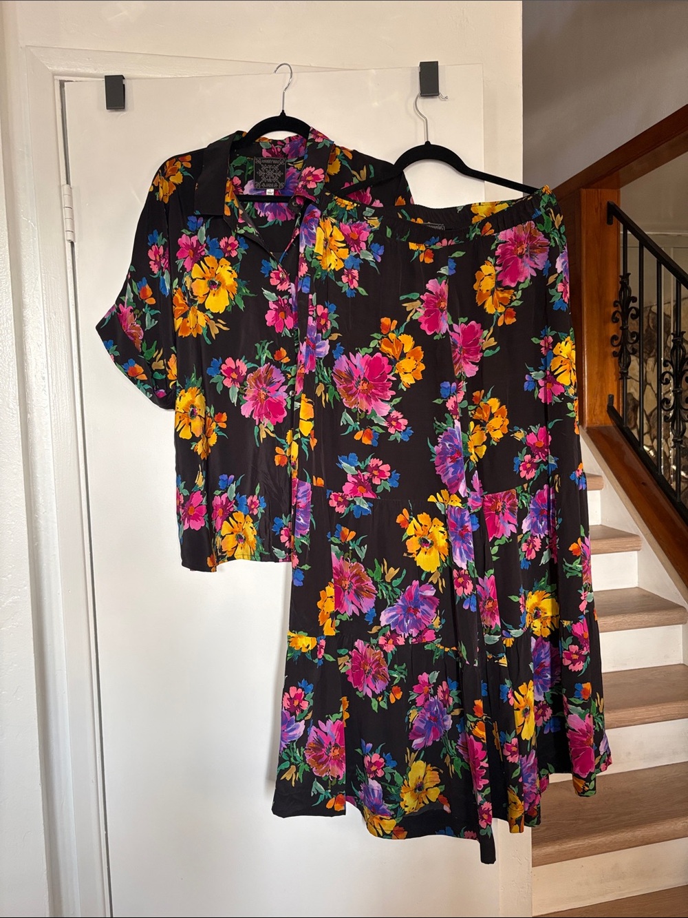 JW 2 Piece Jade Silk Floral Short-Sleeved Top & Matching Wide Legged pants L - Picture 1 of 9